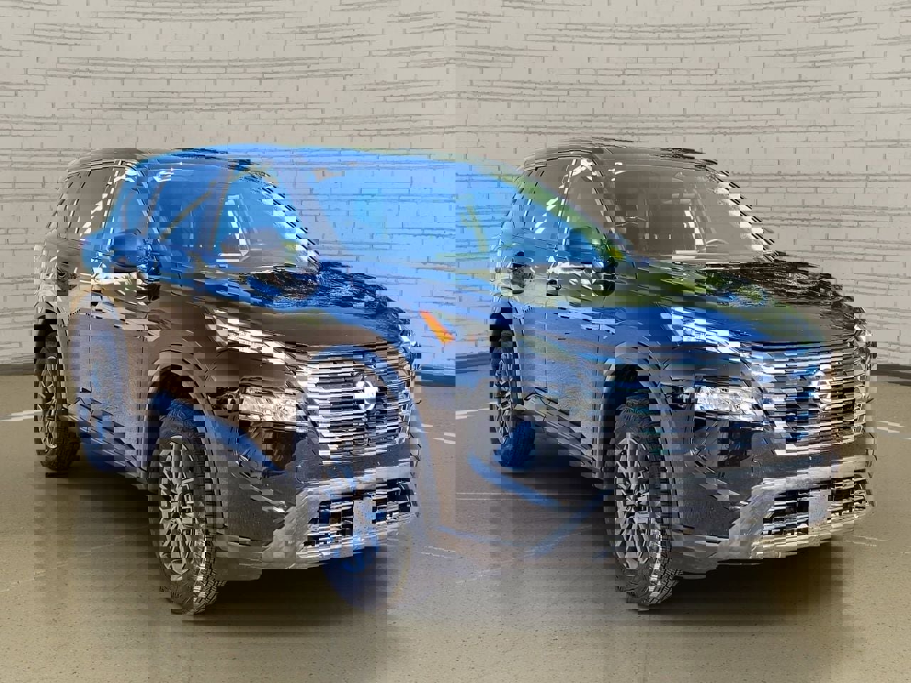 Used 2024 Nissan Rogue S image 3