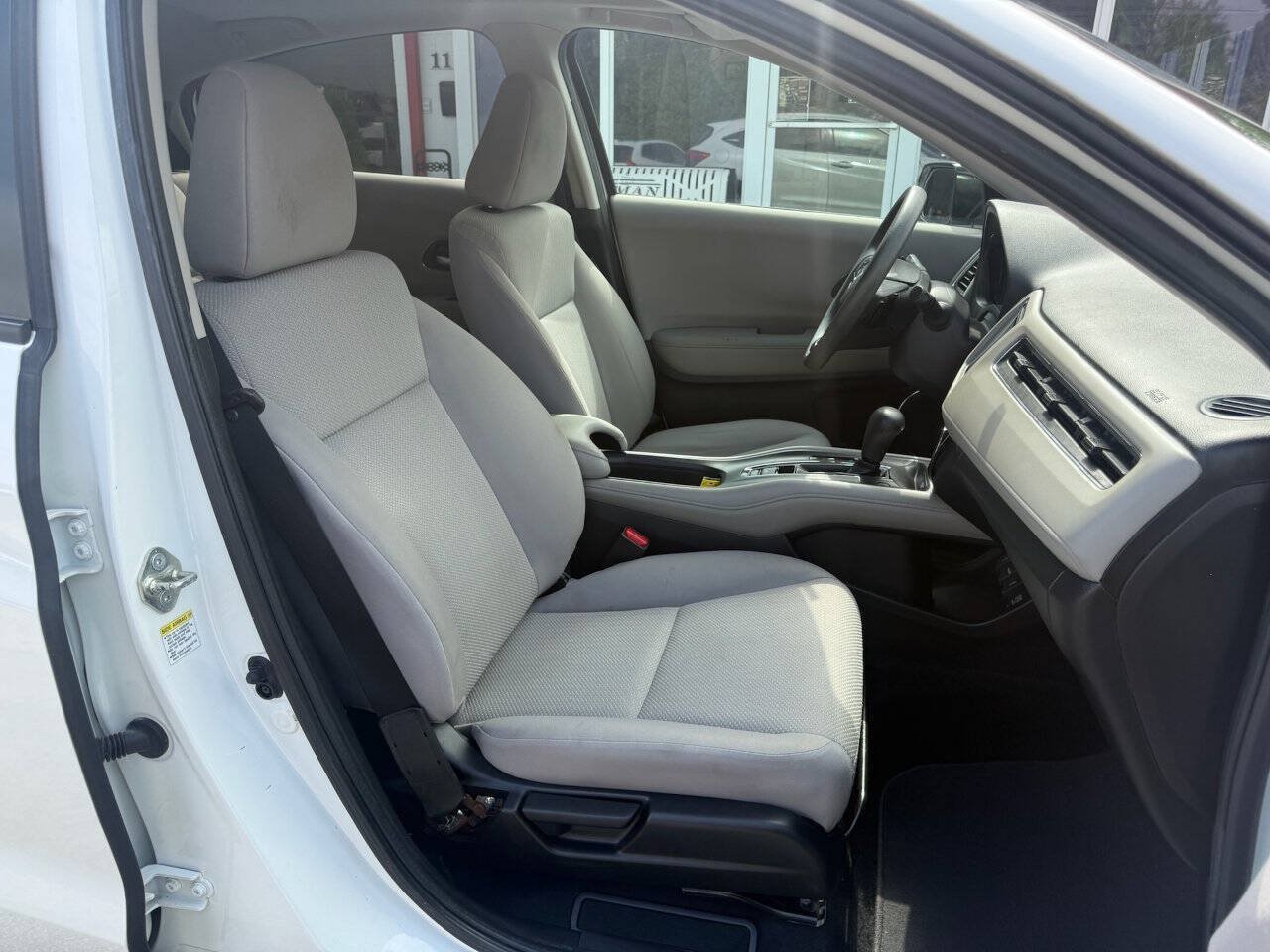 Used 2016 Honda HR-V EX image 4