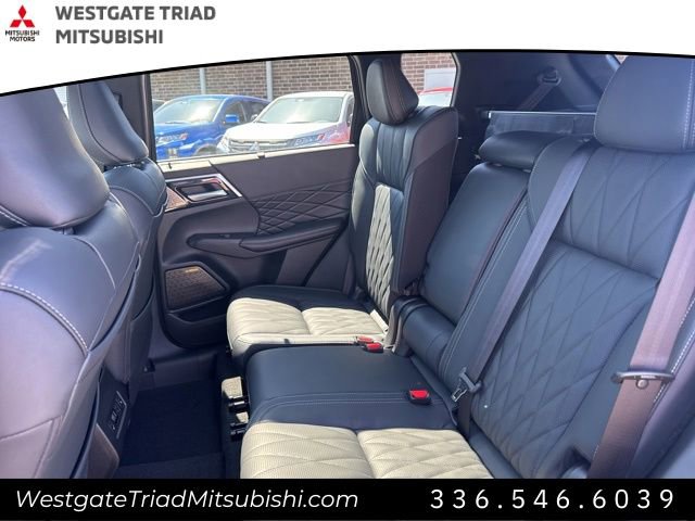 New 2026 Mitsubishi Outlander SEL Black Edition FWD image 22