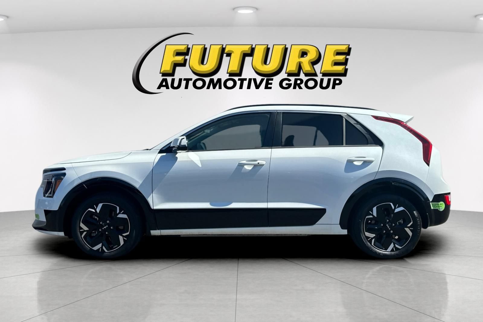 Certified 2023 Kia Niro Wind FWD image 7