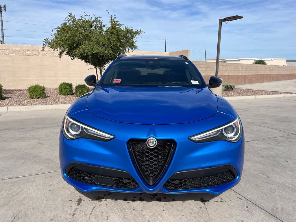 Used 2023 Alfa Romeo Stelvio Veloce AWD/4WD image 4