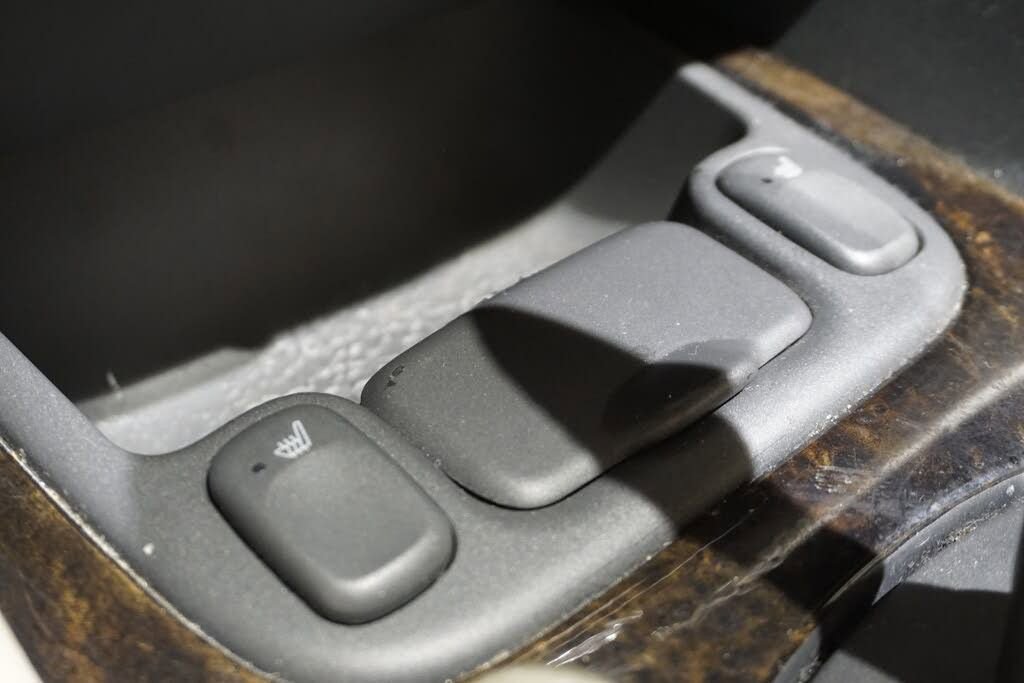 Used 1998 Volvo V70 R AWD/4WD image 15