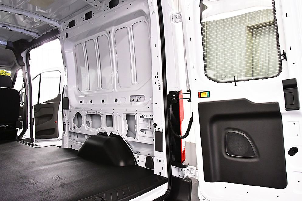 New 2026 Ford Transit 250 148 Medium Roof RWD image 31