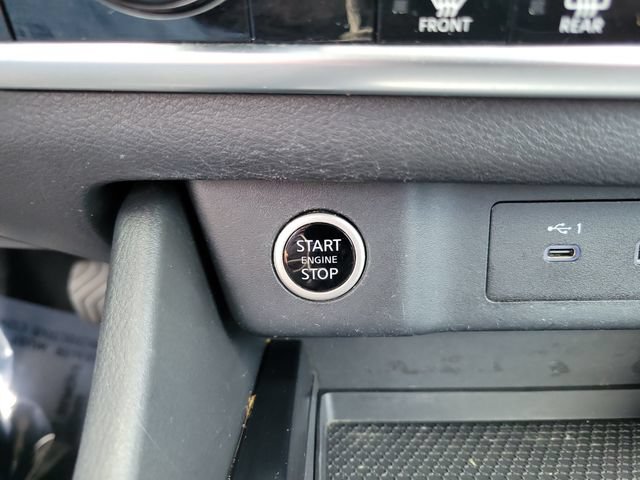 Used 2021 Nissan Rogue SV FWD image 2