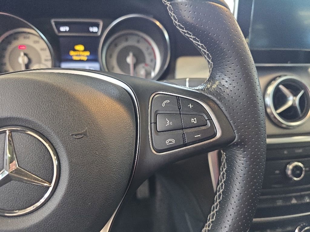 Used 2017 Mercedes-Benz GLA 250 4MATIC image 19