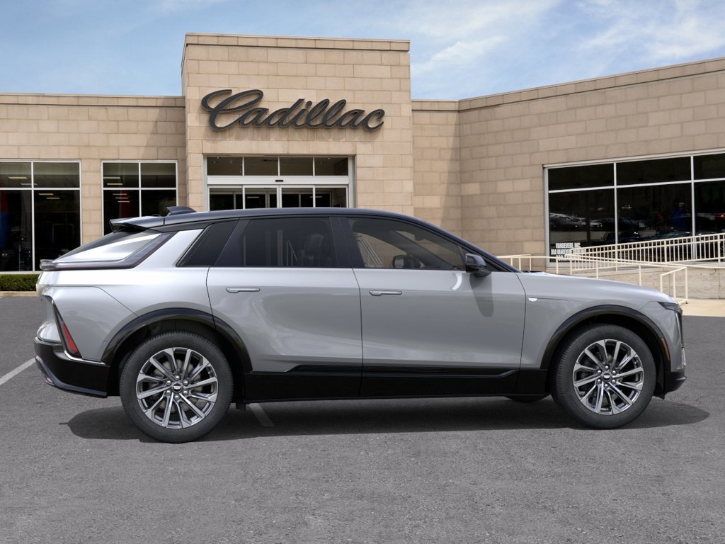 New 2027 Cadillac Lyriq Sport w/ LPO, Floor Liner Package AWD/4WD image 7