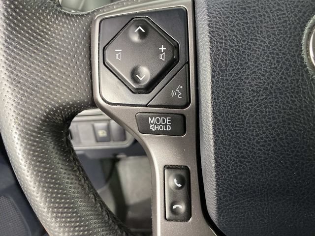 Used 2018 Toyota Tacoma SR5 AWD/4WD image 16