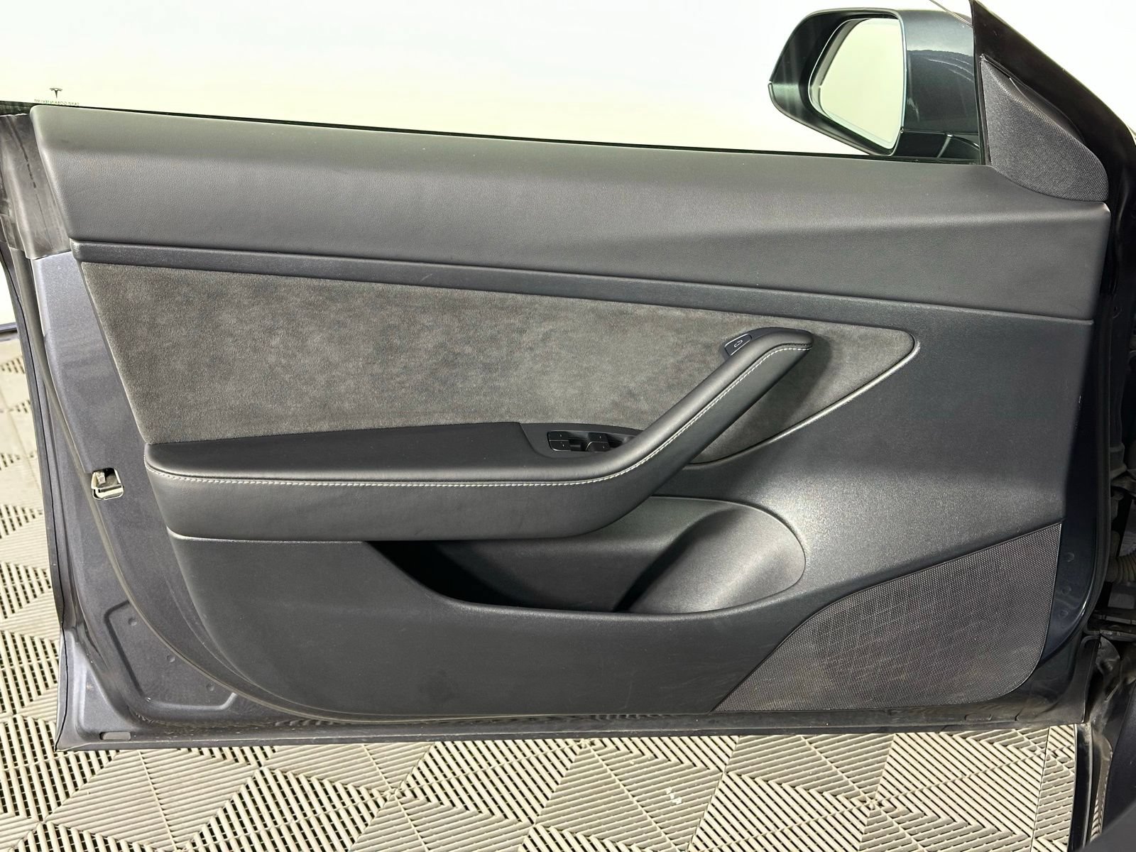Used 2023 Tesla Model 3 Standard Range RWD image 37