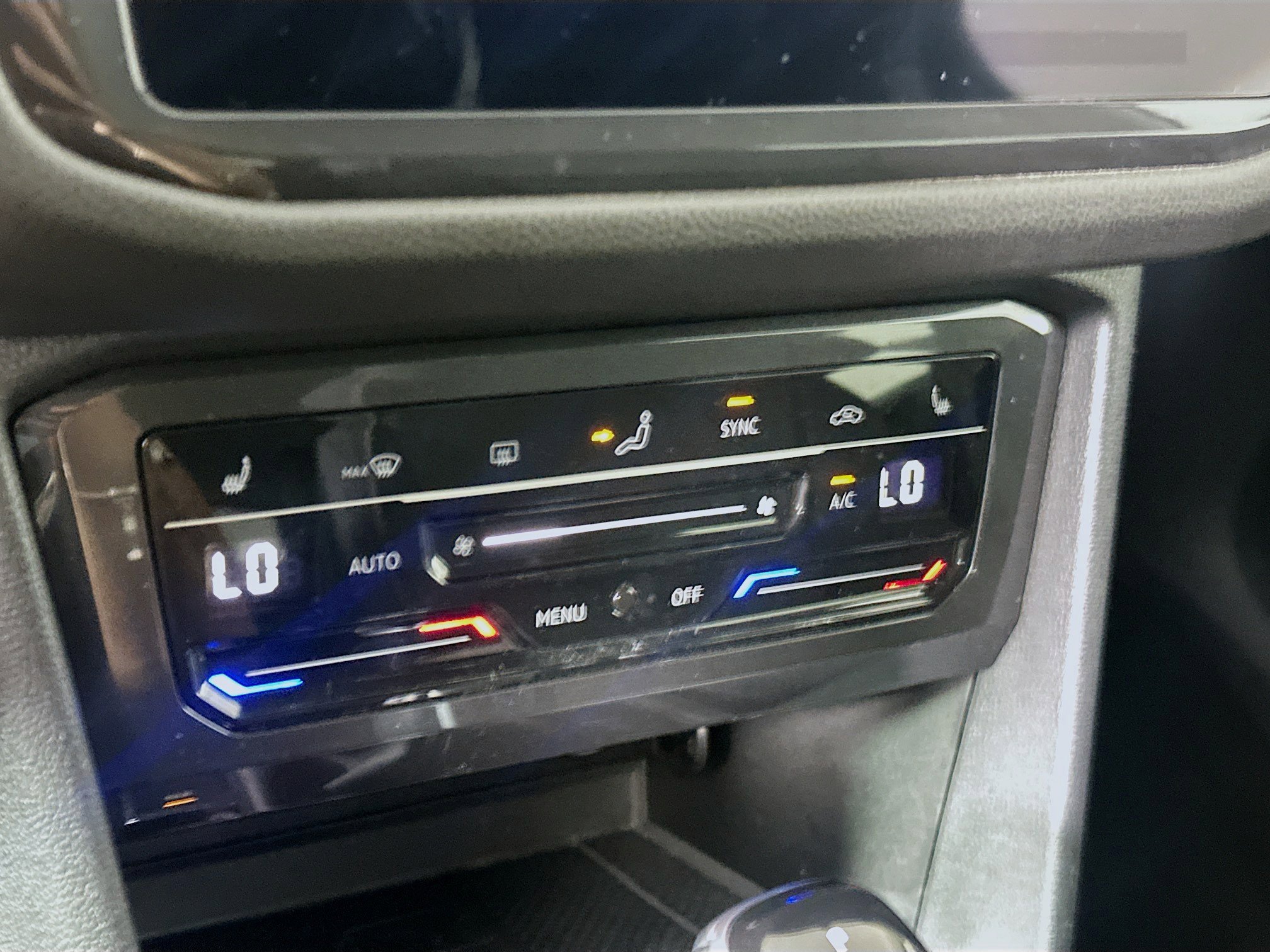 Used 2024 Volkswagen Tiguan Wolfsburg Edition image 22