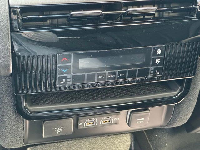 New 2026 Jeep Grand Wagoneer L Limited AWD/4WD image 33