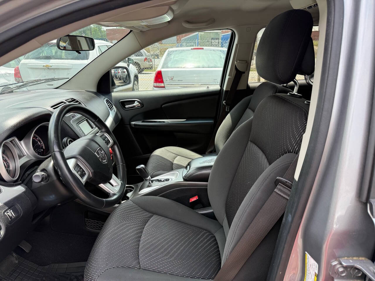Used 2017 Dodge Journey SE w/ Flexible Seating Group FWD image 21