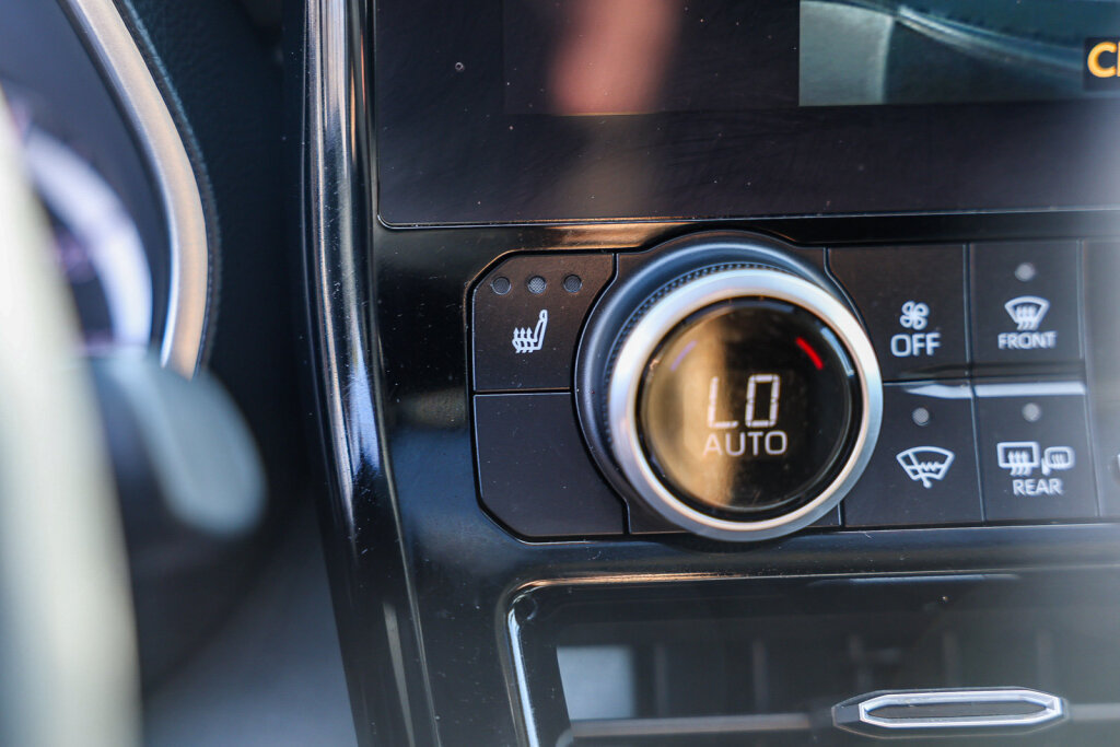 Used 2024 Toyota Highlander XLE FWD image 18