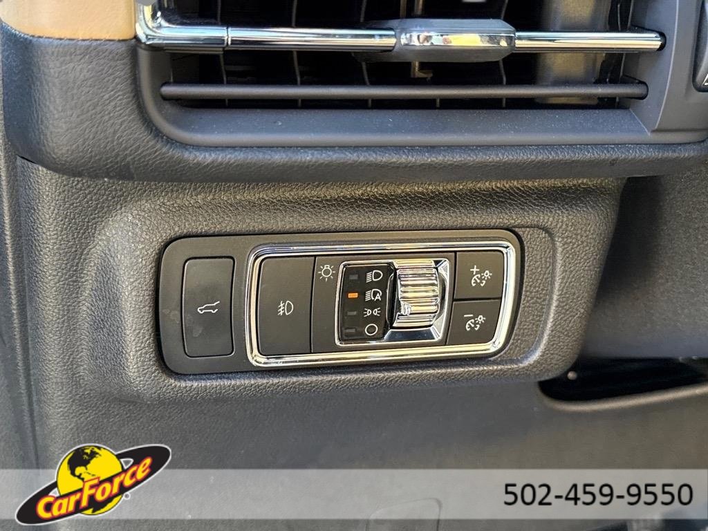 Used 2021 Lincoln Corsair Reserve image 20