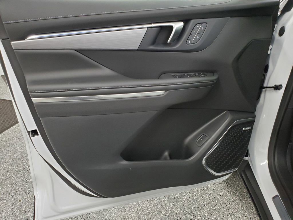 New 2025 Buick Enclave Preferred w/ Power Package image 12