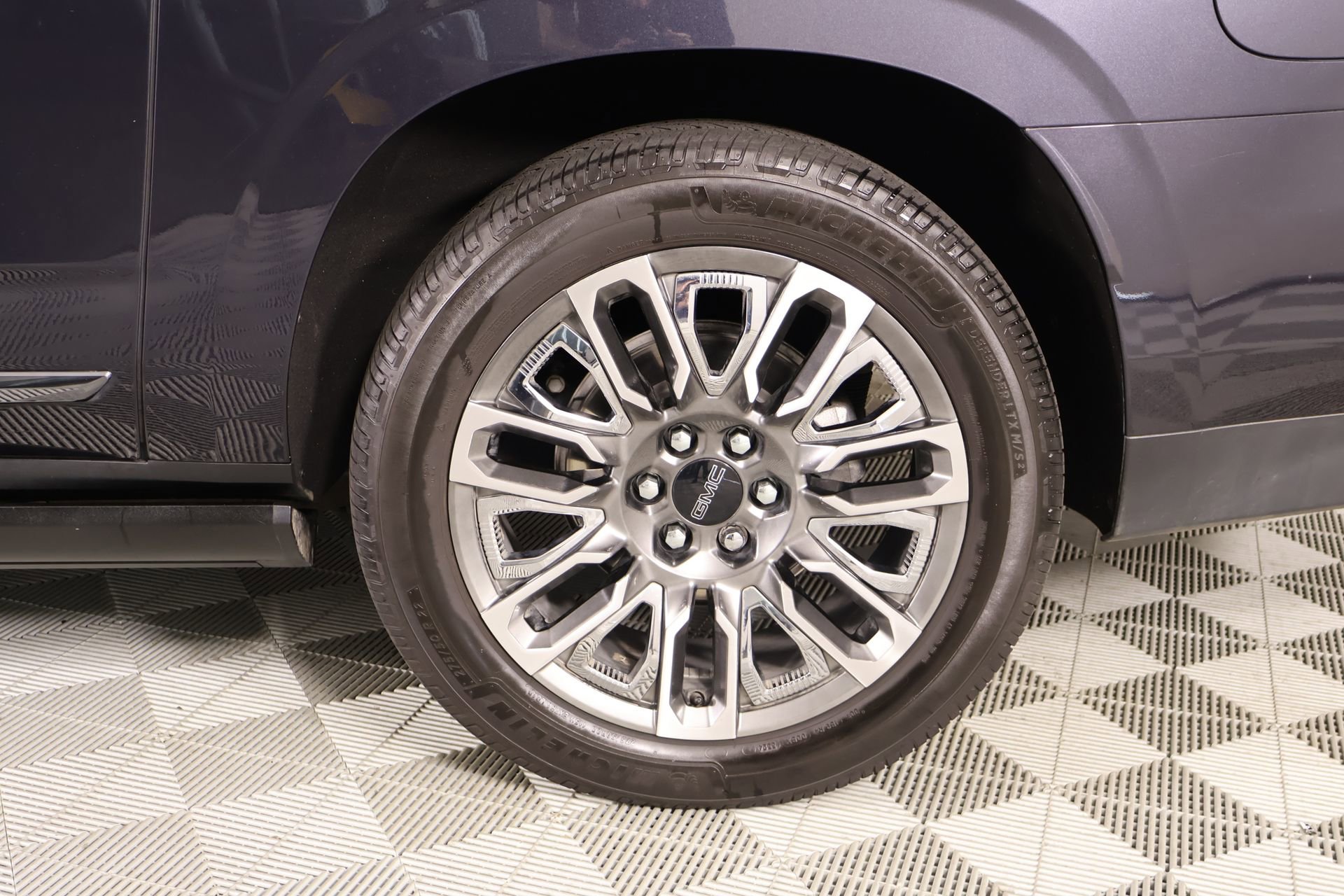 Used 2023 GMC Yukon XL Denali Ultimate image 21