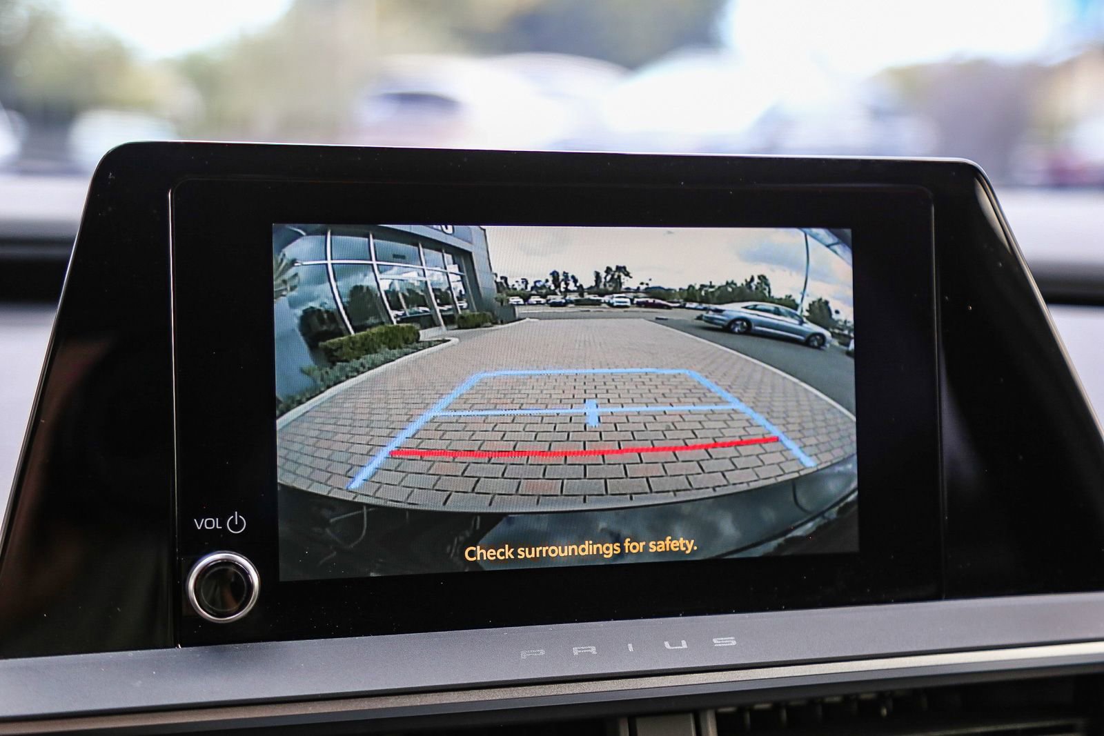 Used 2025 Toyota Prius LE FWD image 26