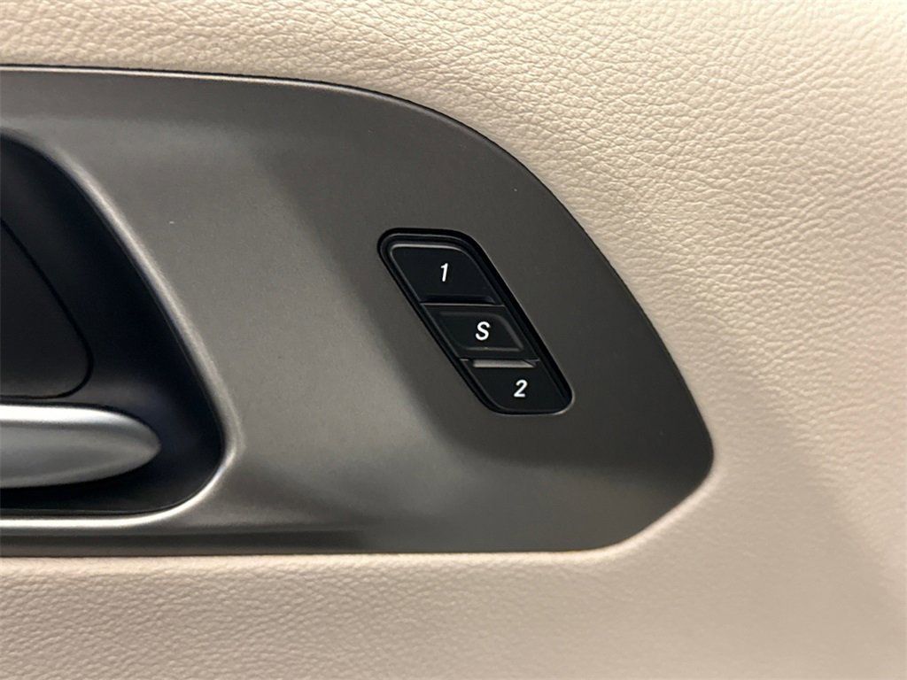 Used 2022 Chrysler Pacifica Touring-L image 22