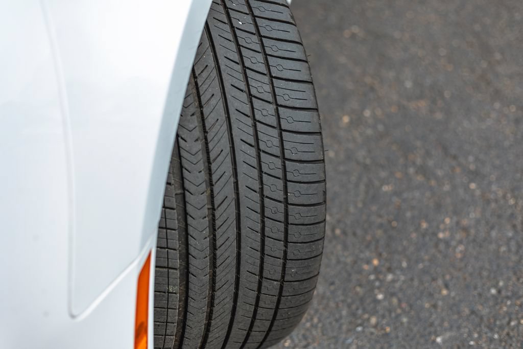 Used 2021 Chevrolet Camaro SS RWD image 4