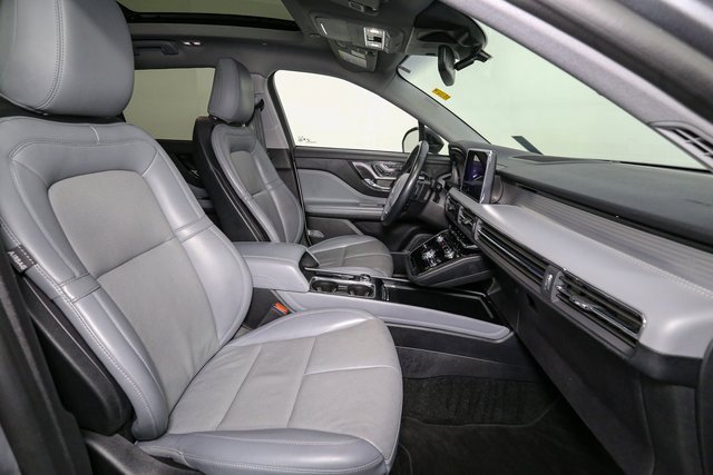 Used 2022 Lincoln Corsair AWD w/ Premium Package image 16