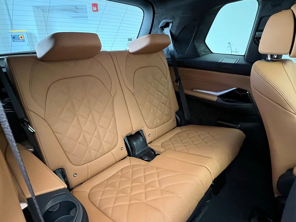 New 2026 BMW X7 xDrive40i w/ M Sport Package image 9