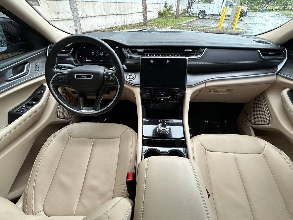 Certified 2022 Jeep Grand Cherokee L Limited RWD image 10