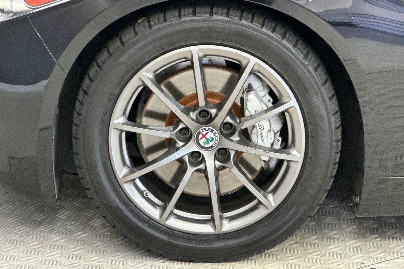 Used 2020 Alfa Romeo Giulia RWD image 13