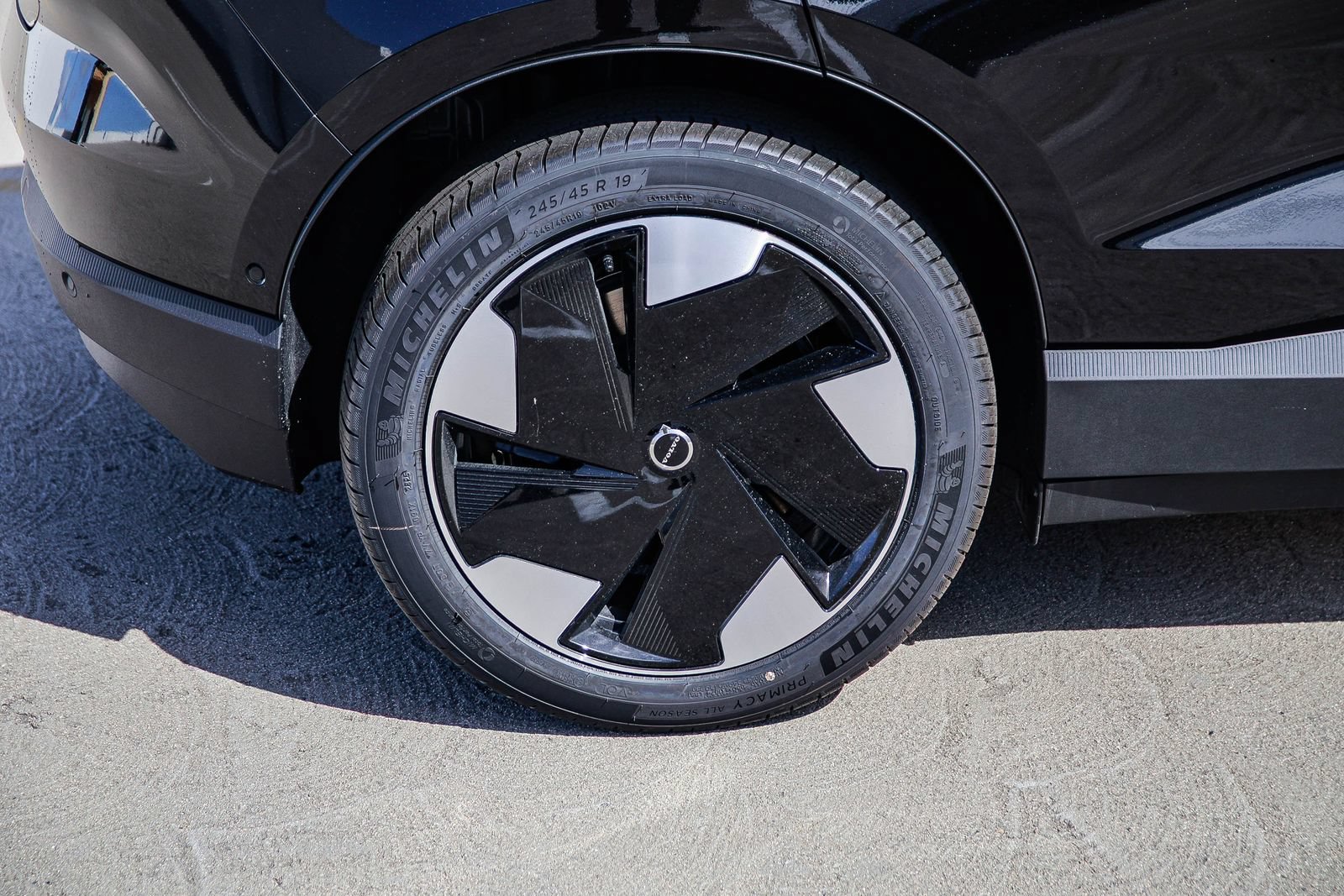 New 2026 Volvo EX30 Ultra AWD/4WD image 8