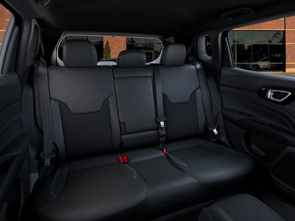 New 2026 Jeep Compass Latitude image 15