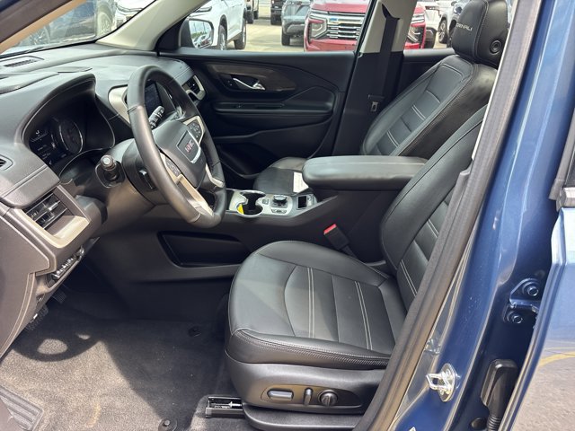 Used 2024 GMC Terrain Denali w/ Denali Premium Package AWD/4WD image 14