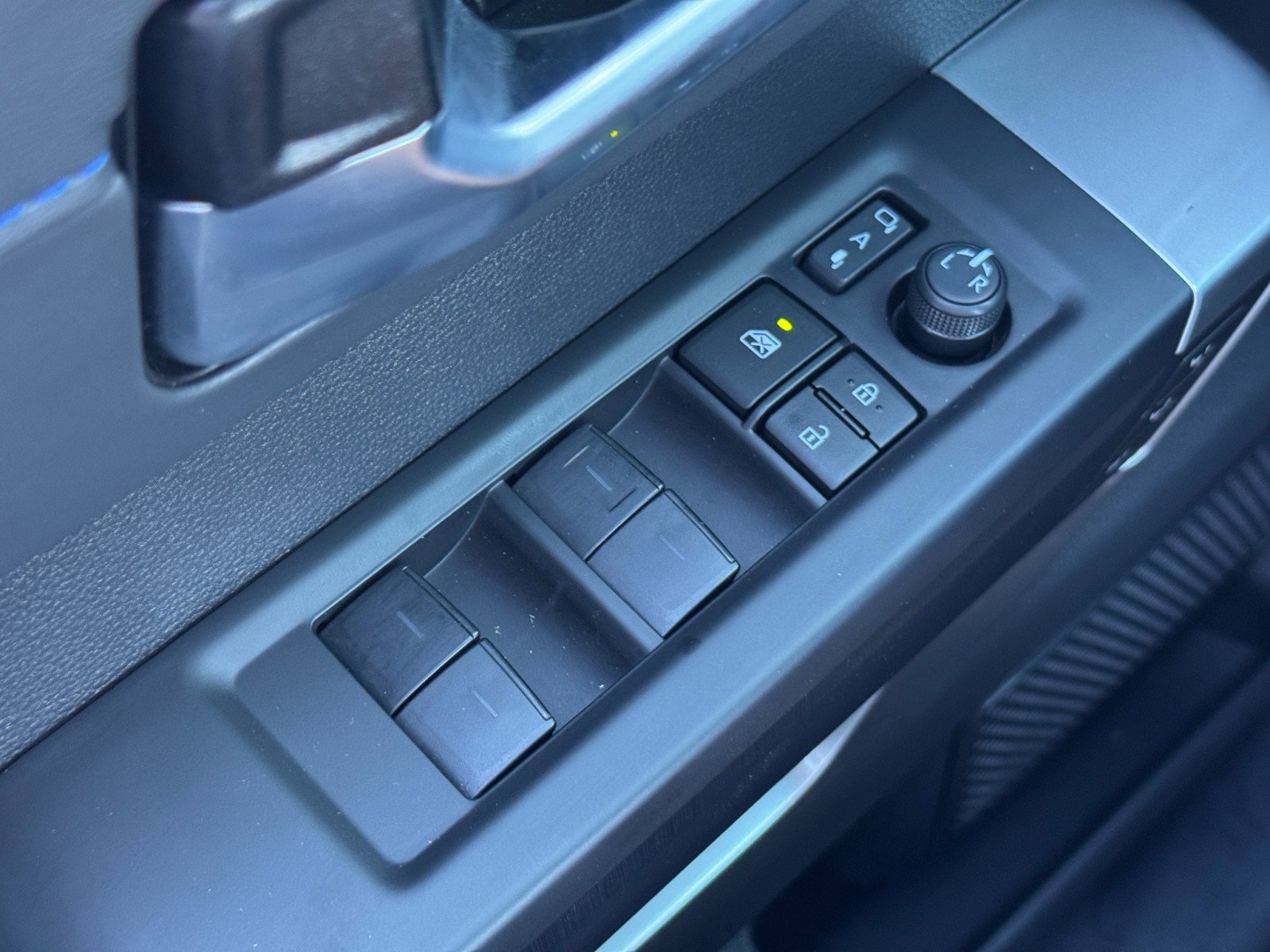 Used 2024 Toyota Sequoia Platinum image 18