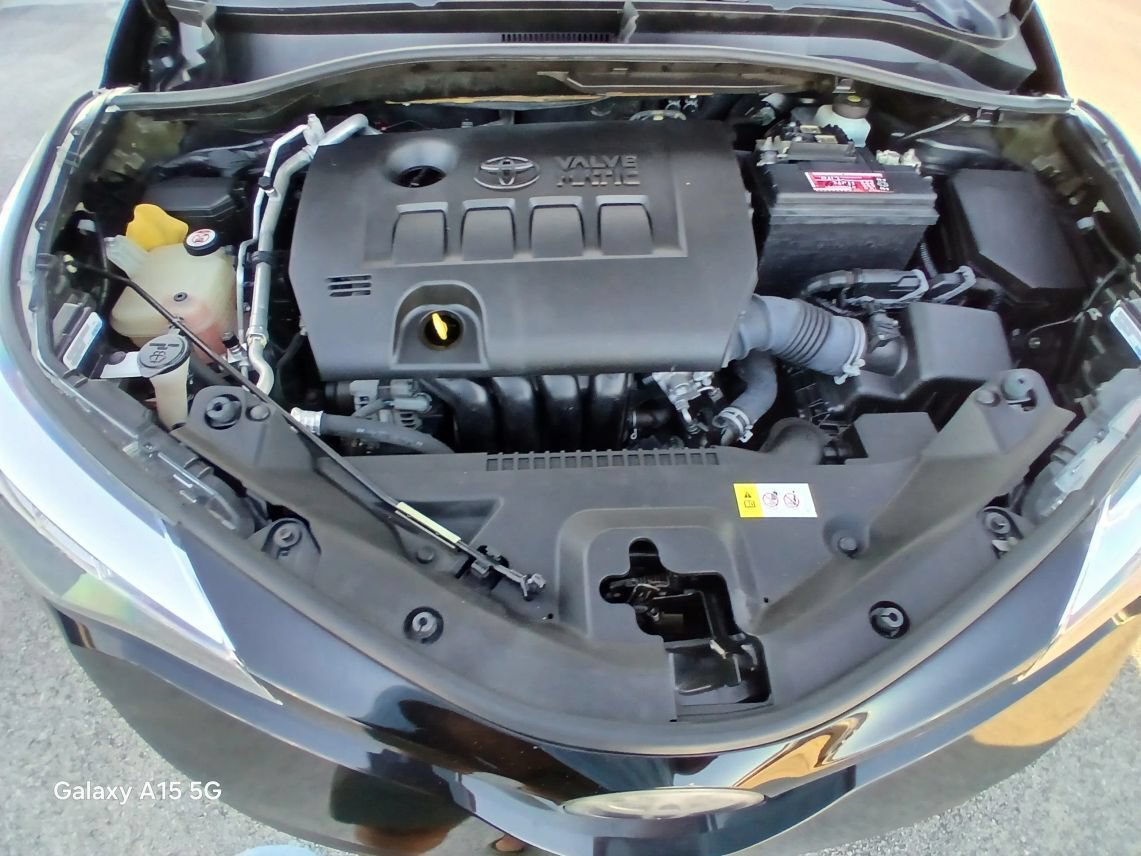 Used 2020 Toyota C-HR LE FWD image 22
