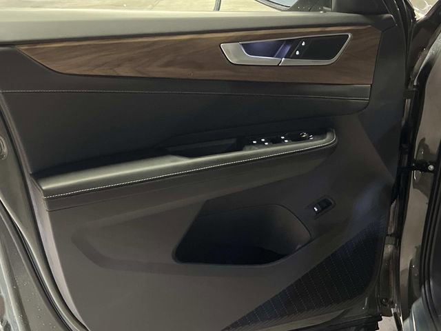New 2026 Volkswagen Atlas SE image 9