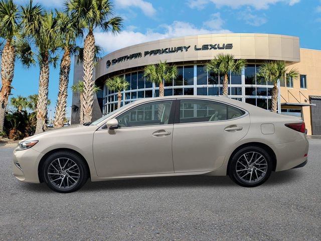 Used 2016 Lexus ES 350 w/ Luxury Package w/Wood Trim image 8