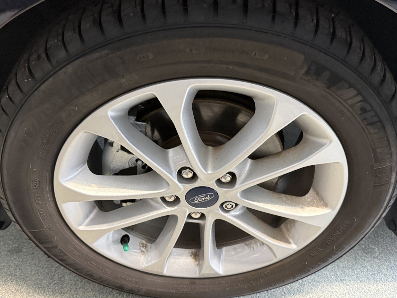 Used 2020 Ford Fusion SE FWD image 33