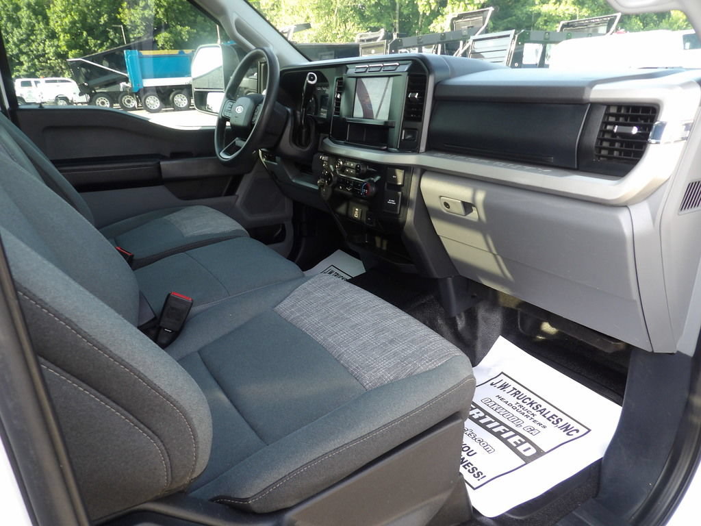 Used 2023 Ford F350 XLT AWD/4WD image 31