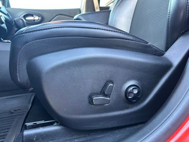 Used 2021 Jeep Cherokee Latitude Plus image 32
