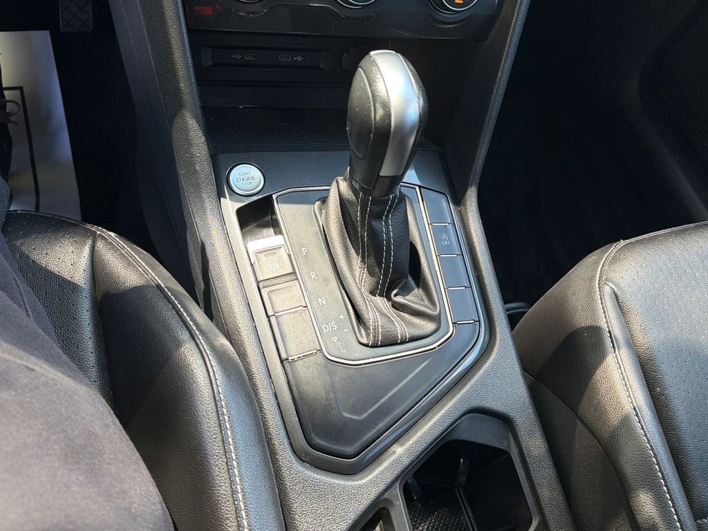 Used 2021 Volkswagen Tiguan SE FWD image 22