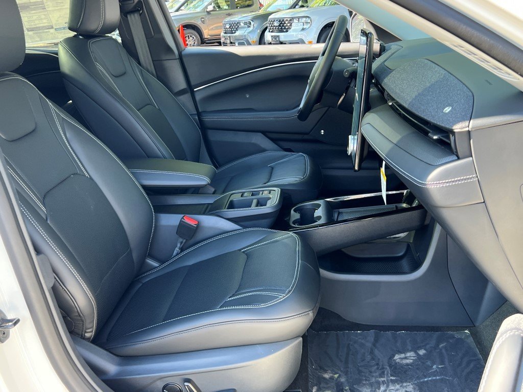 New 2025 Ford Mustang Mach-E Premium image 8