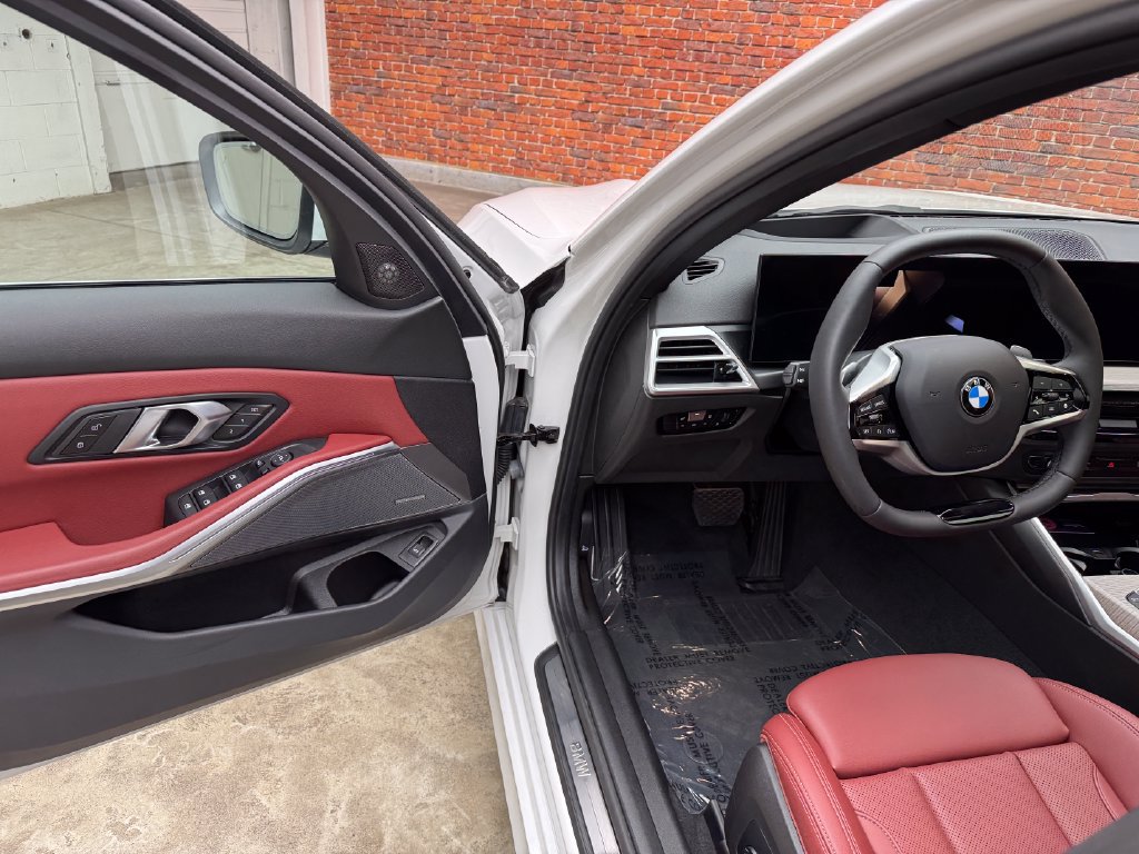 Certified 2025 BMW 330i xDrive Sedan w/ Premium Package AWD/4WD image 8