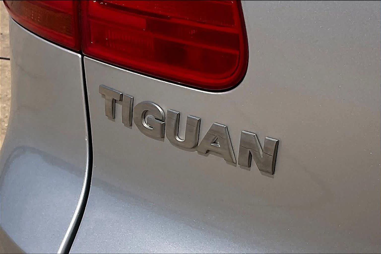 Used 2016 Volkswagen Tiguan S FWD image 8