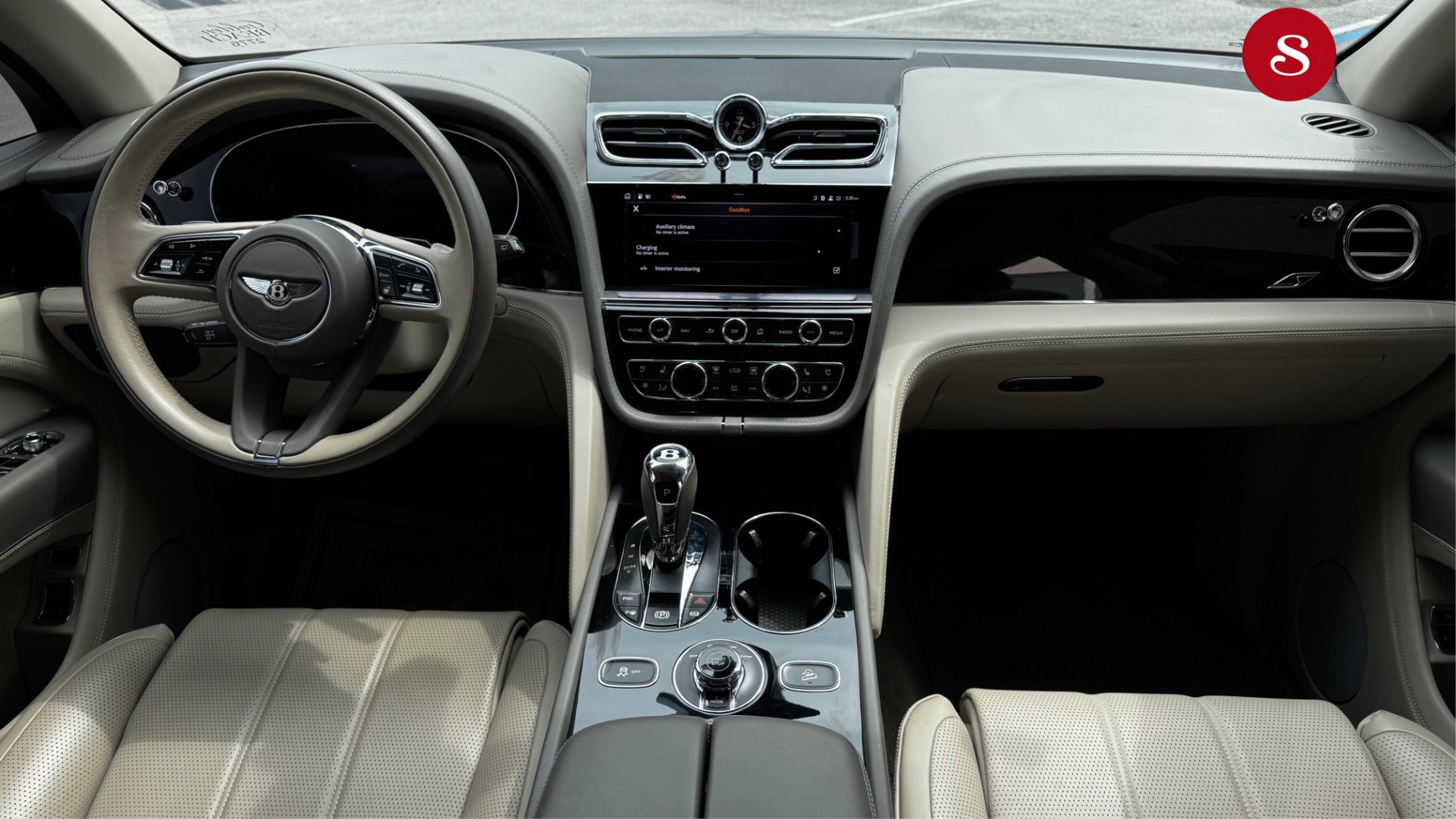 Used 2023 Bentley Bentayga Plug-In Hybrid AWD/4WD image 11