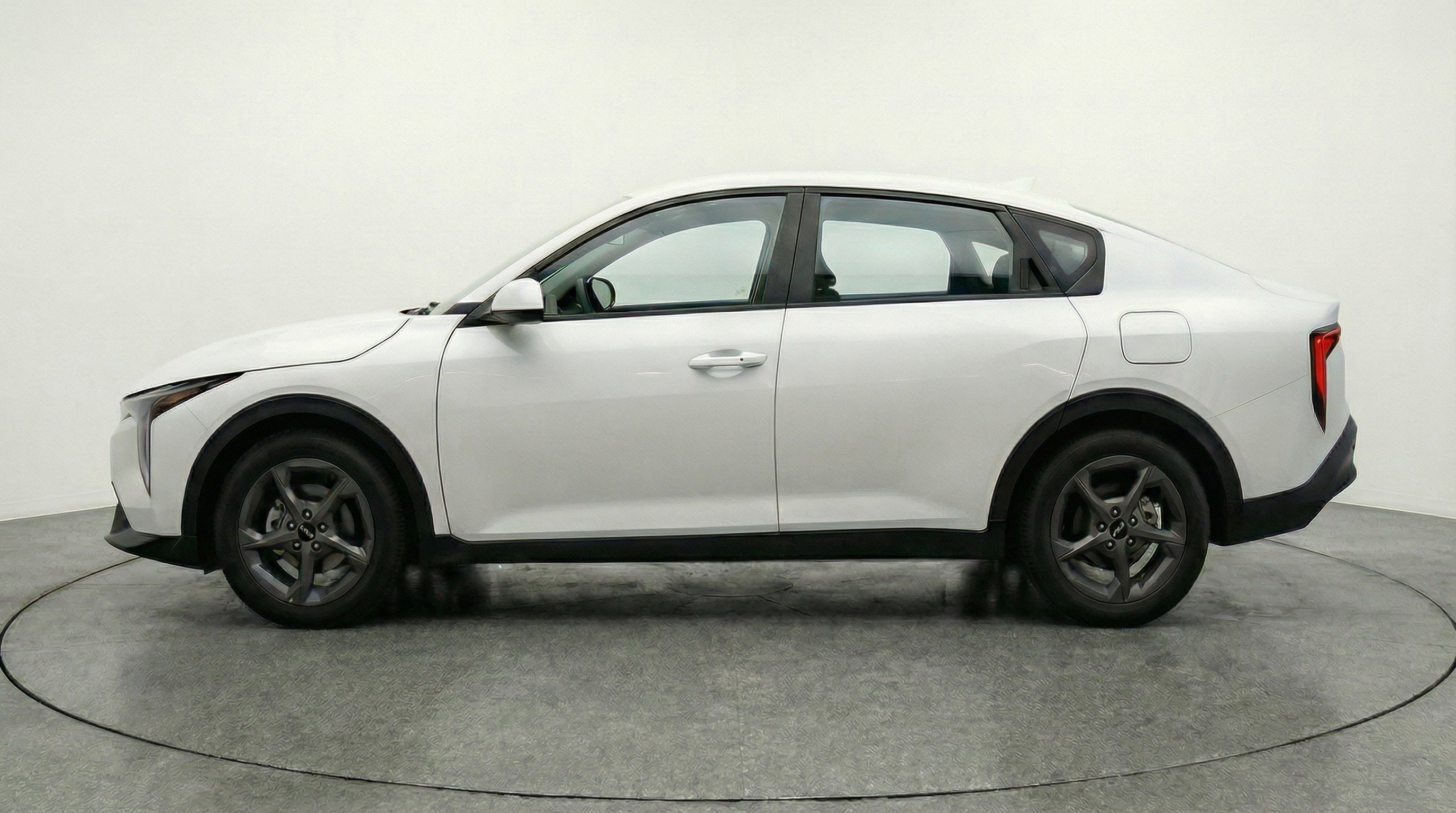 Used 2025 Kia K4 FWD image 5