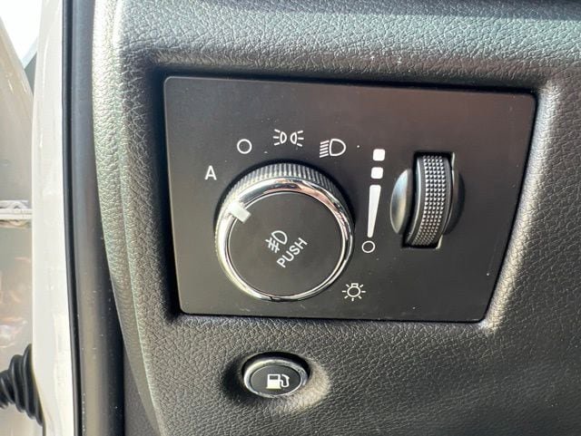 Certified 2019 Jeep Grand Cherokee Laredo AWD/4WD image 17