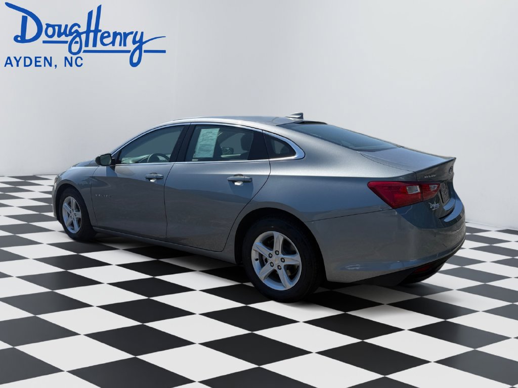 Used 2024 Chevrolet Malibu LT FWD image 3
