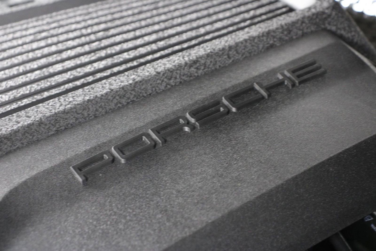 Certified 2025 Porsche Macan image 27