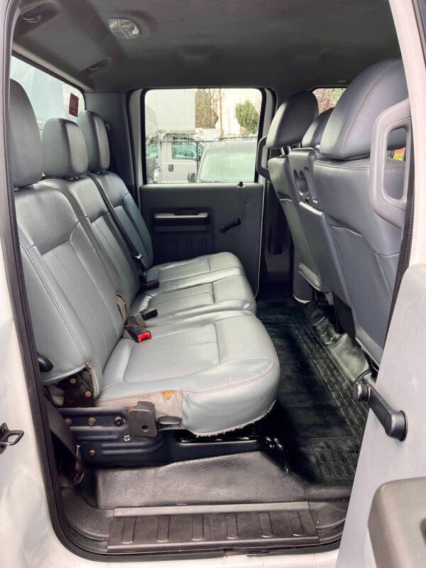 Used 2015 Ford F550 4x4 Crew Cab Super Duty image 22