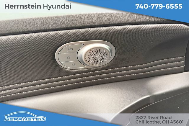 Used 2025 Hyundai Elantra Limited FWD image 10