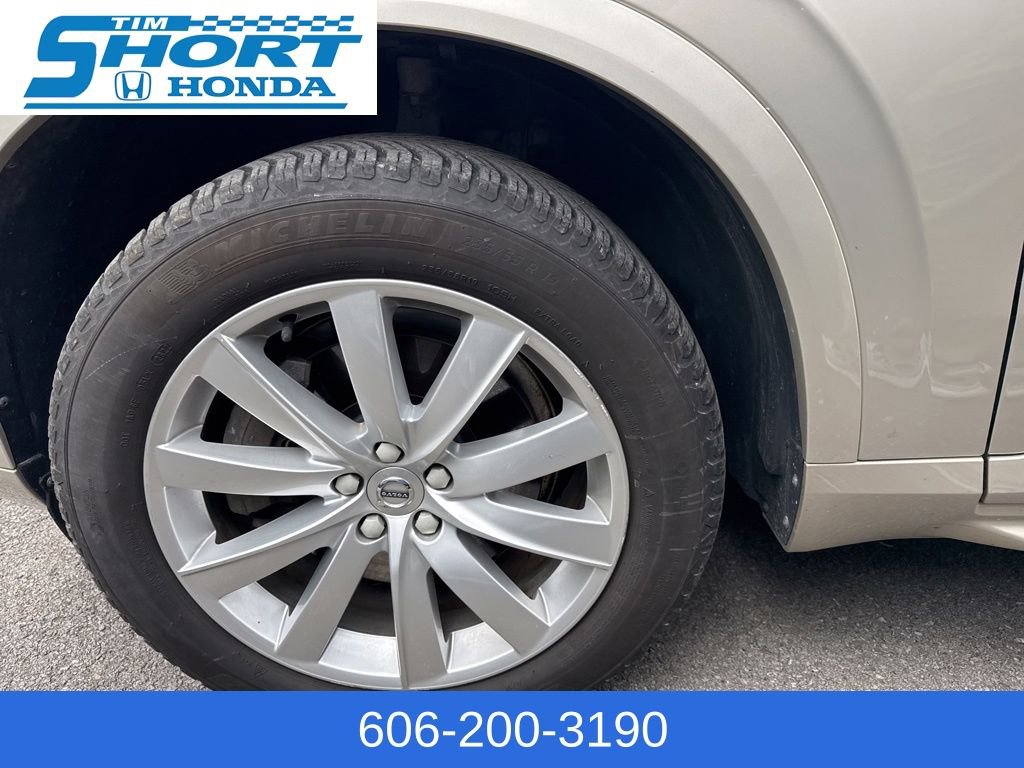 Used 2017 Volvo XC90 T6 Momentum w/ Vision Package image 11