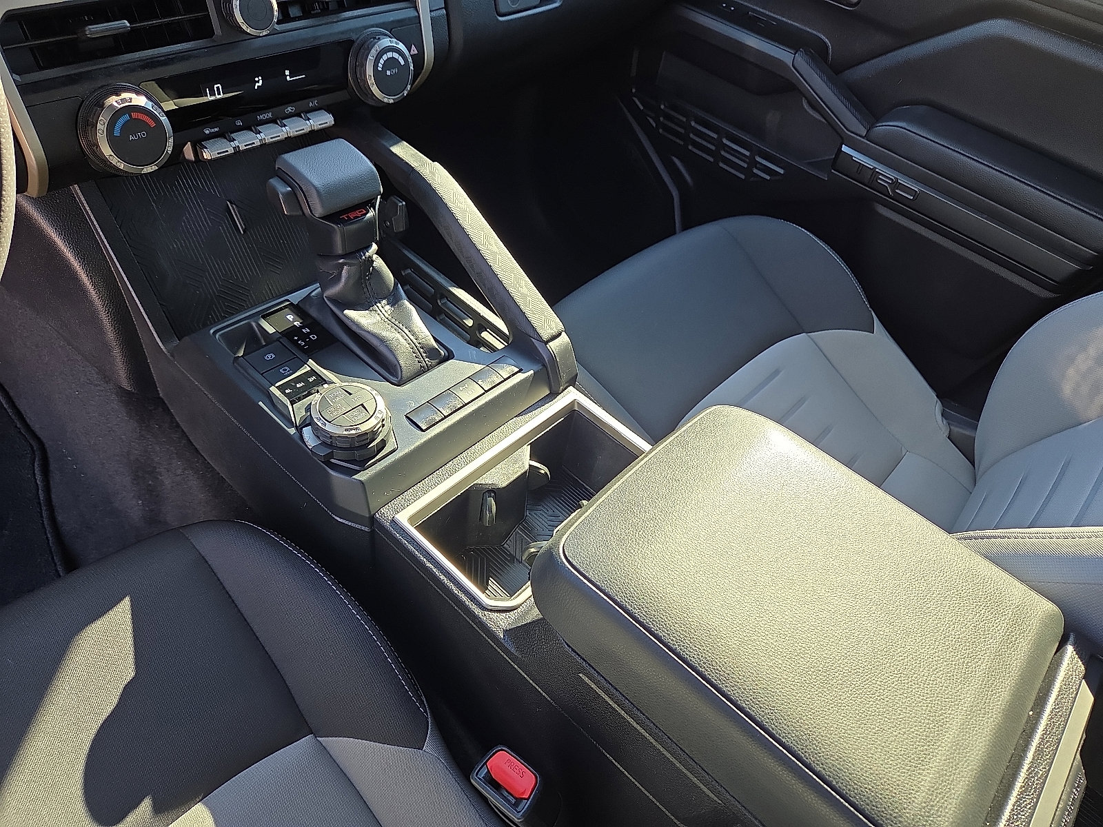 Used 2024 Toyota Tacoma TRD Off-Road image 25