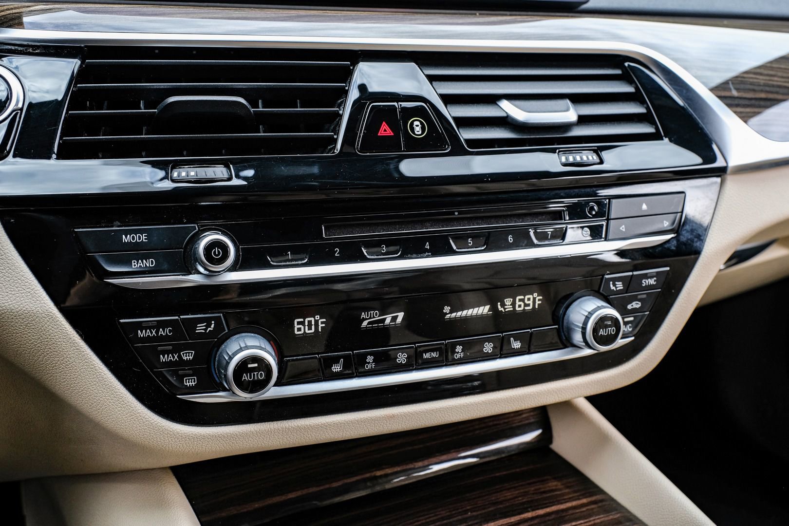 Used 2019 BMW 540i w/ Convenience Package RWD image 23